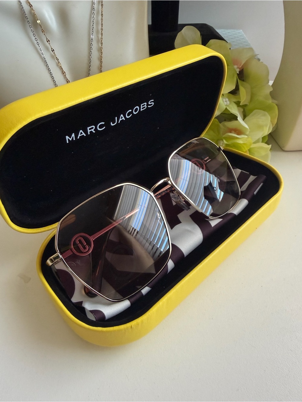 Marc Jacobs Silver-Tone Logo Temple Sunglasses Accessory